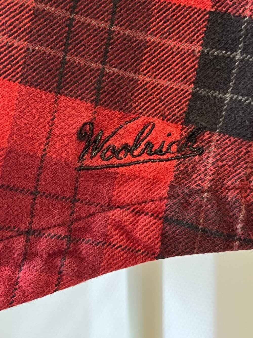 Vintage Woolrich Women's Regular Heirloom Red Plaid Flannel Shirt - Picture 4 of 16